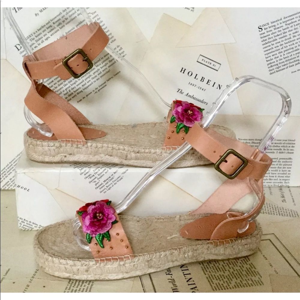Anthropologie tan Leather Flower Wedge Sandal 10 - Picture 3 of 7